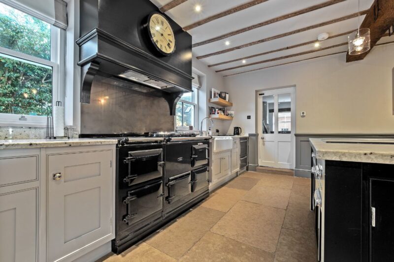 All our luxury homes near you include local amenities and are in ideal locations.