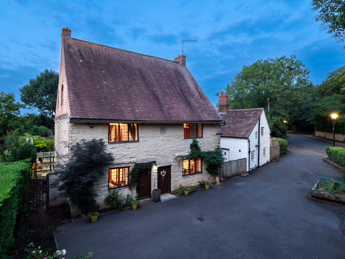 Hathaway Hamlet, Shottery, CV37