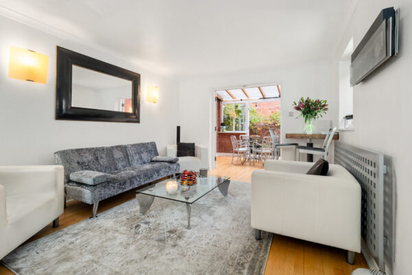 Gated, town centre location, Stratford upon Avon