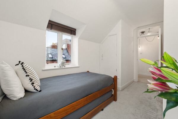 Gated, town centre location, Stratford upon Avon
