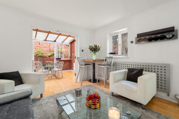 Gated, town centre location, Stratford upon Avon