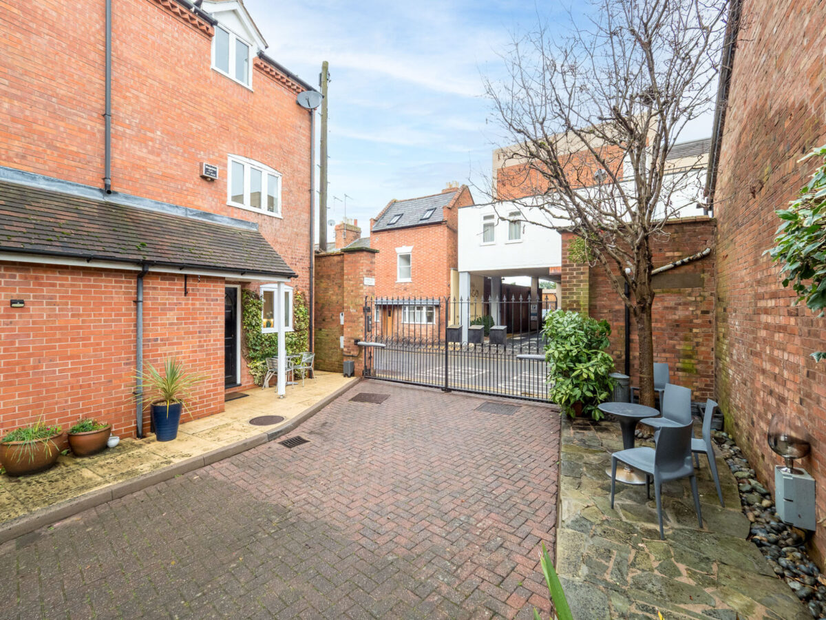 Scholars Lane, Wheelers Court Scholars Lane, CV37