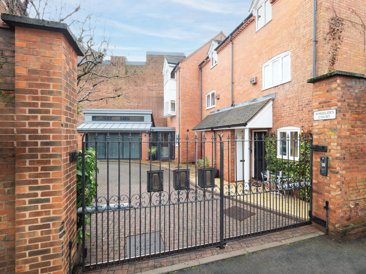 Scholars Lane, Wheelers Court Scholars Lane, CV37