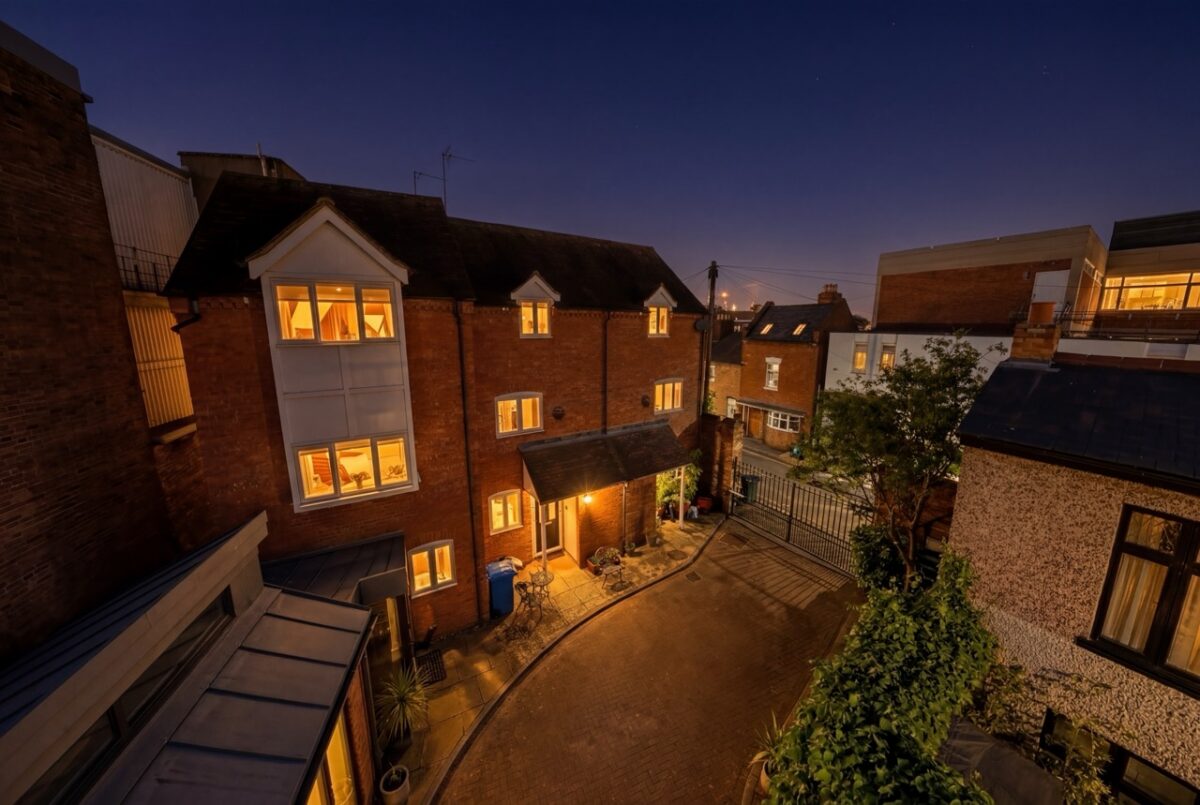 Gated, town centre location, Stratford upon Avon