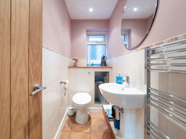 The Avenue, Bishopton, CV37