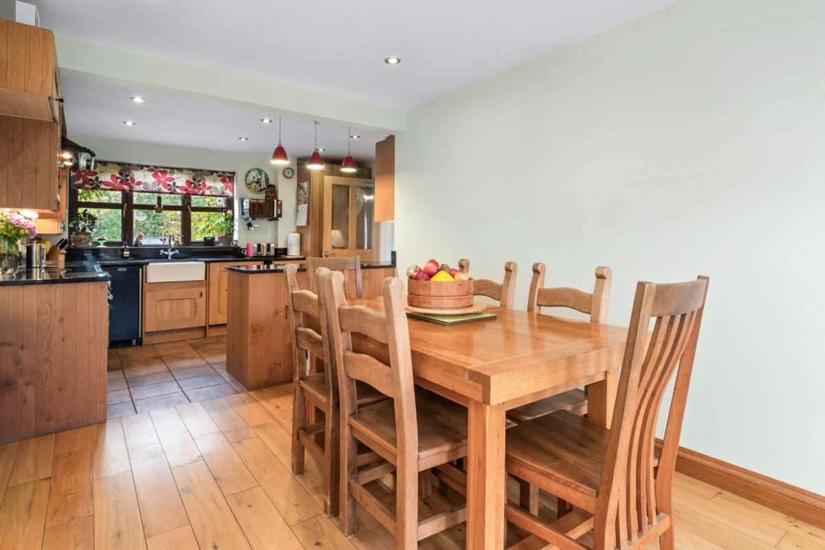 The Avenue, Bishopton, CV37