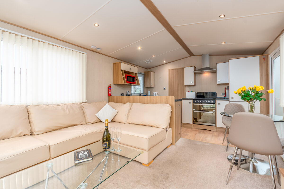 3 Rayford Park, Tiddington Road, Stratford Upon Avon, CV37 7BE