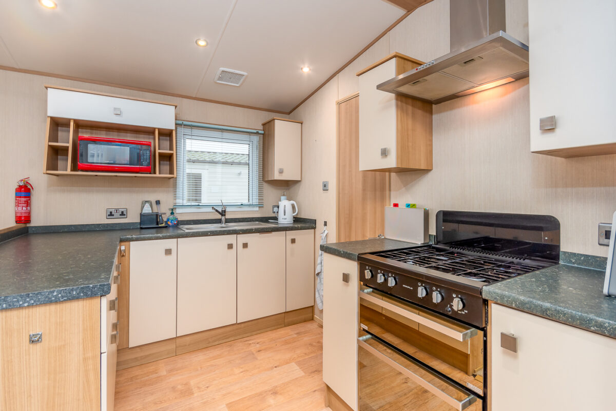 3 Rayford Park, Tiddington Road, Stratford Upon Avon, CV37 7BE