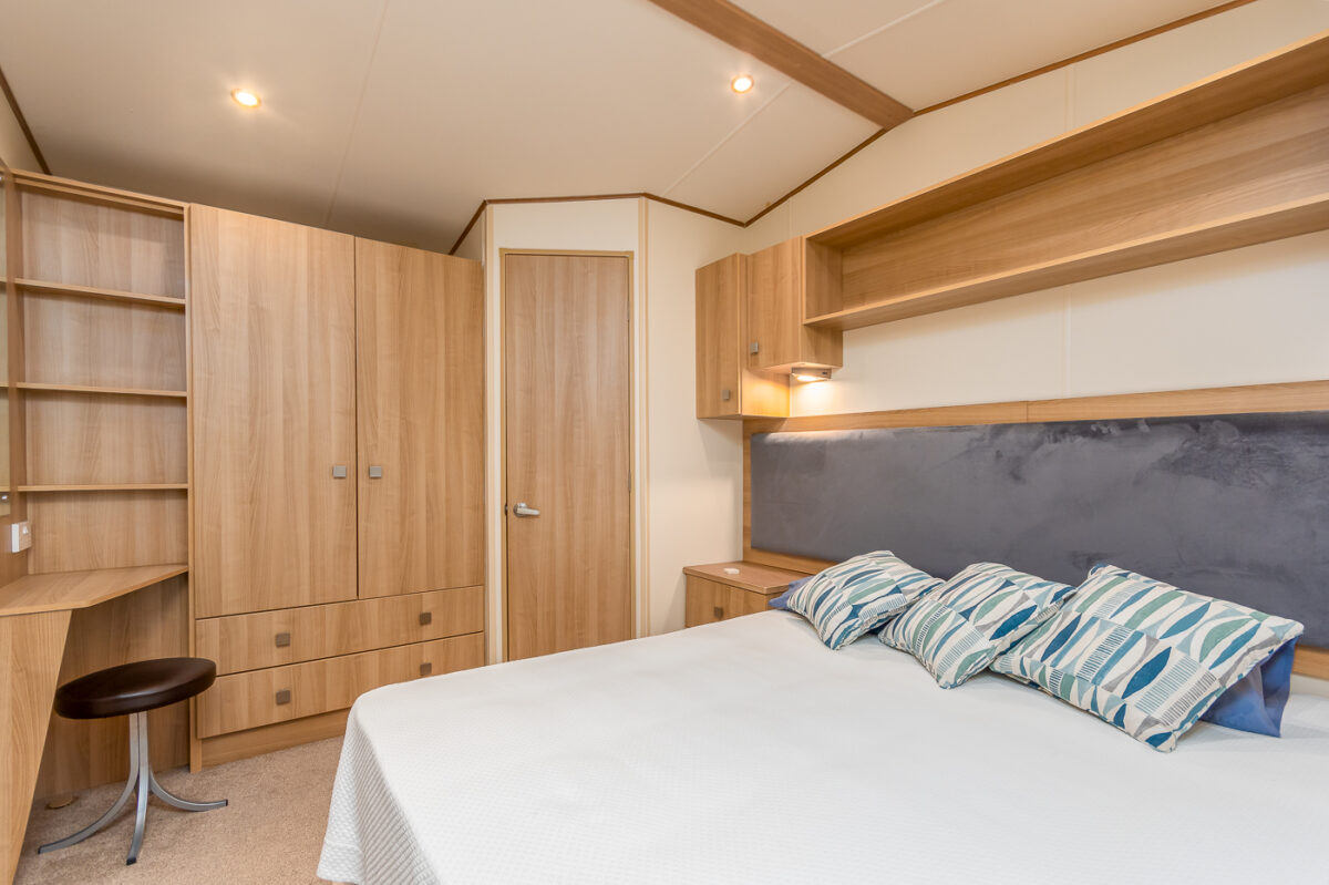 3 Rayford Park, Tiddington Road, Stratford Upon Avon, CV37 7BE