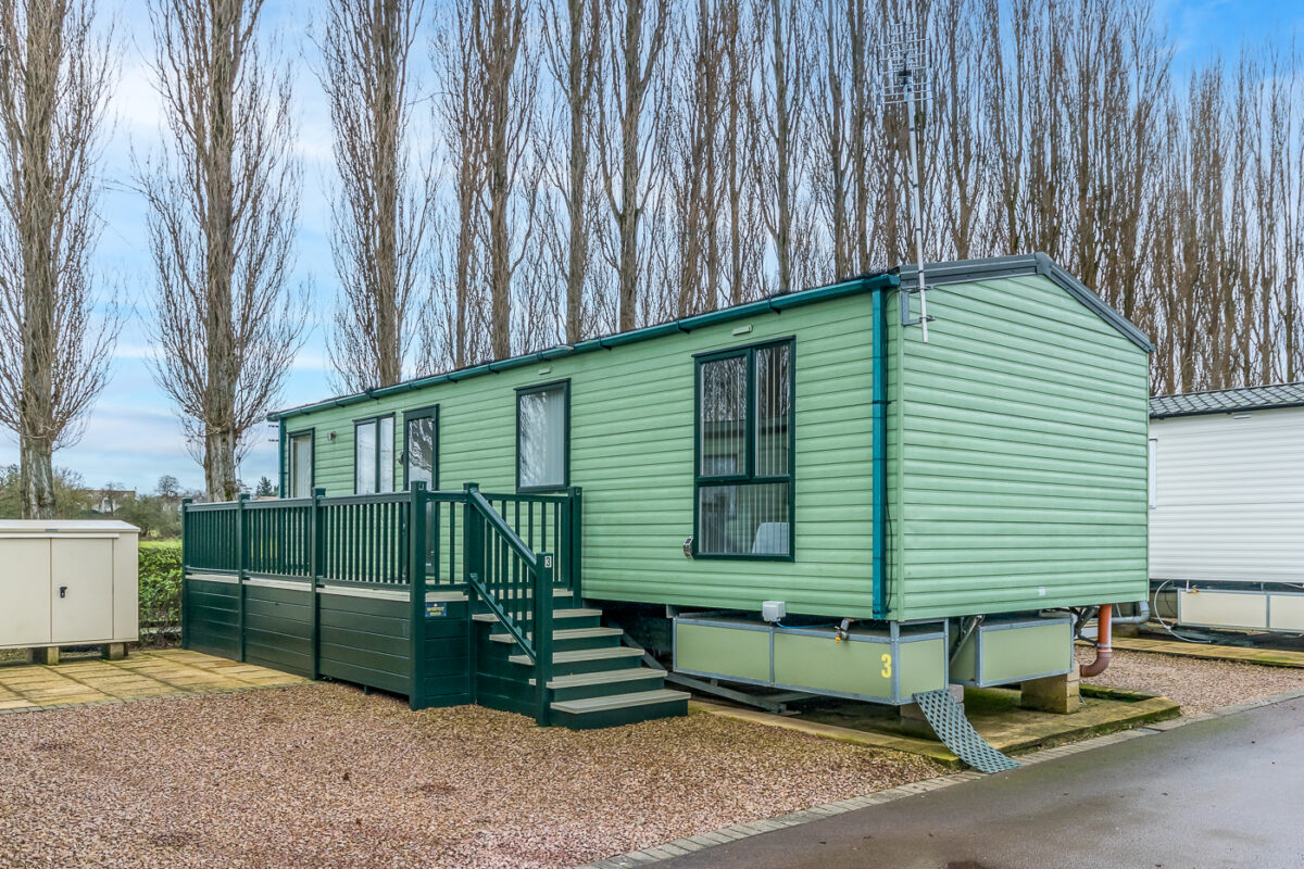 3 Rayford Park, Tiddington Road, Stratford Upon Avon, CV37 7BE