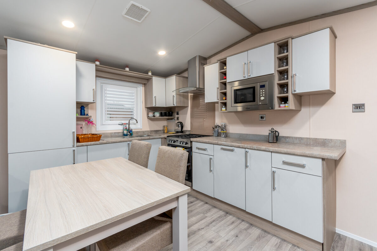 4 Bards Rest, Avon Estates Caravan Park, CV37