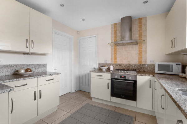 Friary Avenue, Shirley, B90