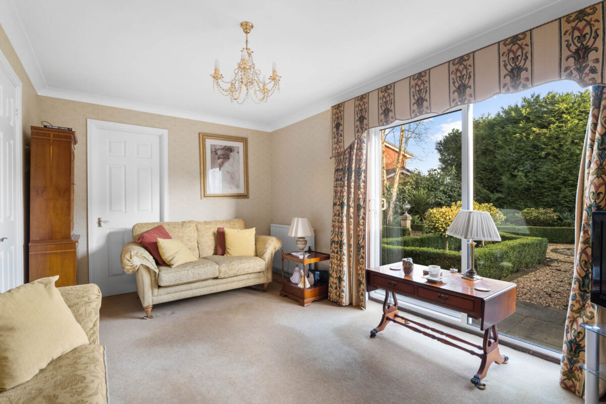 Friary Avenue, Shirley, B90