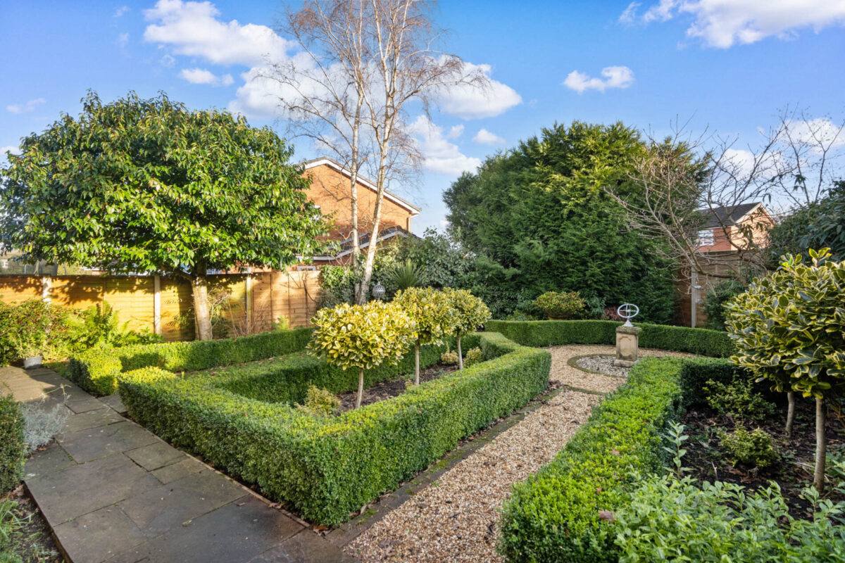 Friary Avenue, Shirley, B90