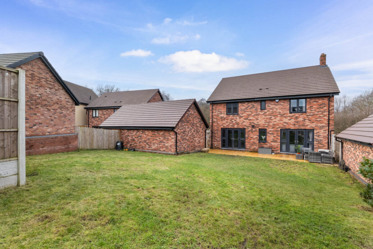 Elderberry Road, Shirley, B90