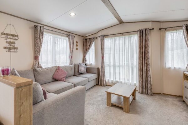 Rayford Park, Tiddington Road, CV37