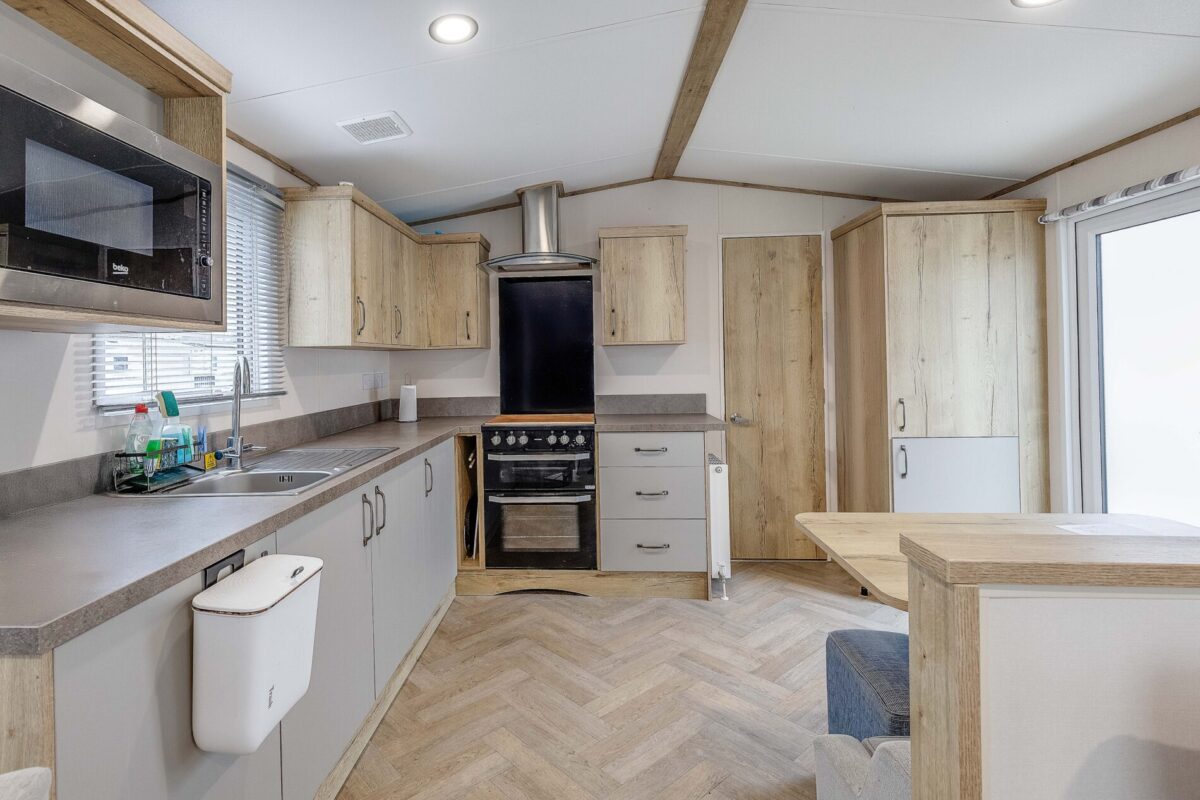 Rayford Park, Tiddington Road, CV37