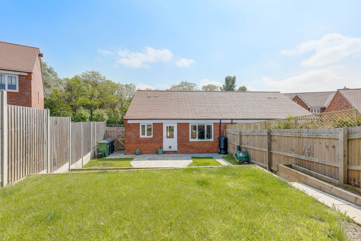 Barnes Close, Luddington, CV37