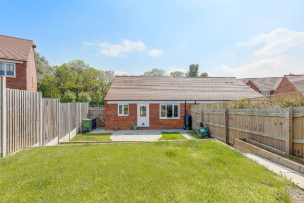 Barnes Close, Luddington, CV37