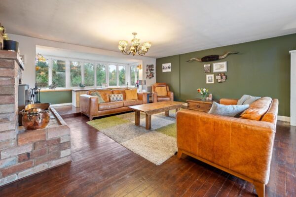 Oak Lodge, Kings Lane, Snitterfield, Stratford-upon-Avon