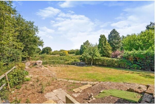 Holdenhurst, Park Lane, Snitterfield, Stratford-upon-Avon