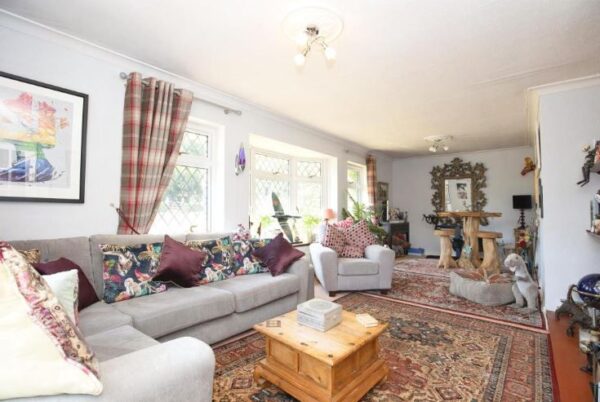Holdenhurst, Park Lane, Snitterfield, Stratford-upon-Avon