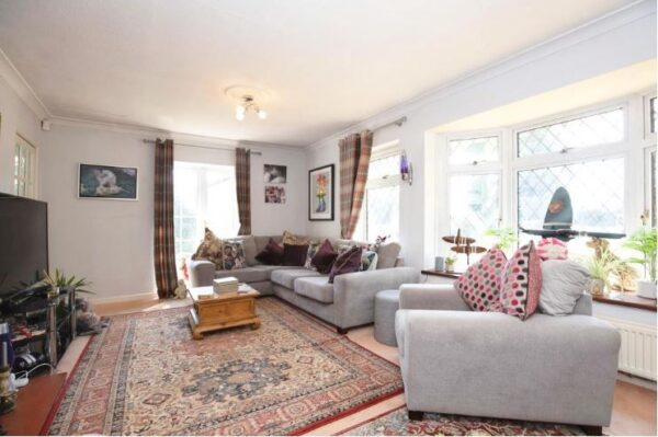 Holdenhurst, Park Lane, Snitterfield, Stratford-upon-Avon