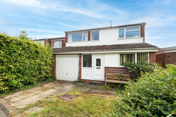 Arras Boulevard, Hampton Magna, Warwick