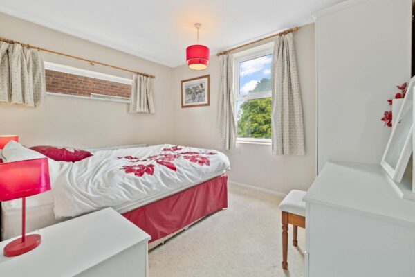 Arras Boulevard, Hampton Magna, Warwick