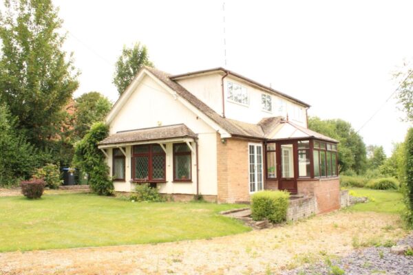 Holdenhurst, Park Lane, Snitterfield, Stratford-upon-Avon