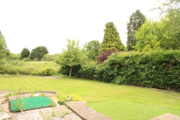 Holdenhurst, Park Lane, Snitterfield, Stratford-upon-Avon