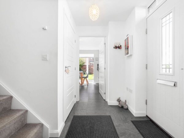 Nightingale Avenue, Warwick