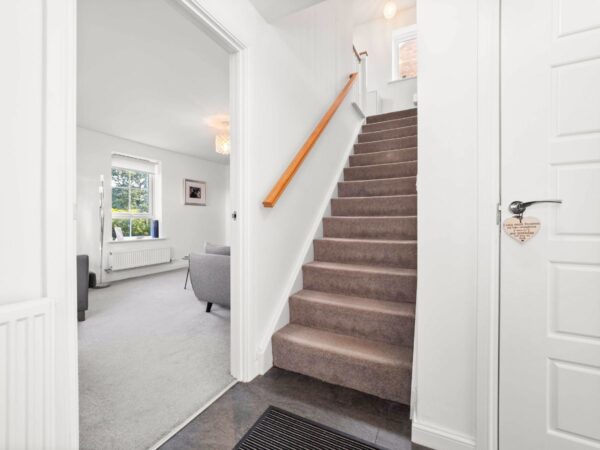 Nightingale Avenue, Warwick