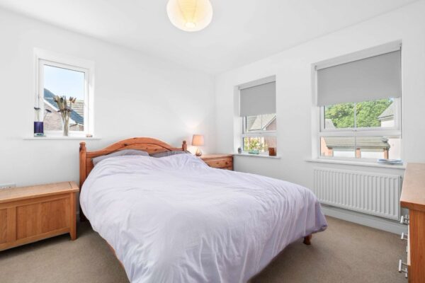 Nightingale Avenue, Warwick