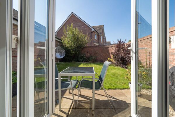 Nightingale Avenue, Warwick