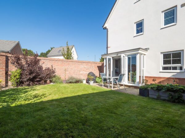 Nightingale Avenue, Warwick