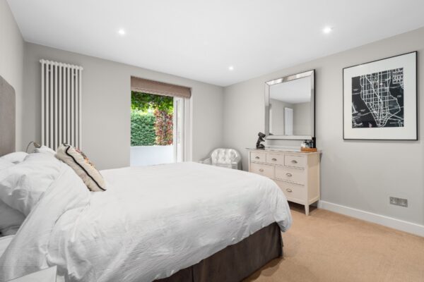 Cedar Close, Stratford-upon-Avon