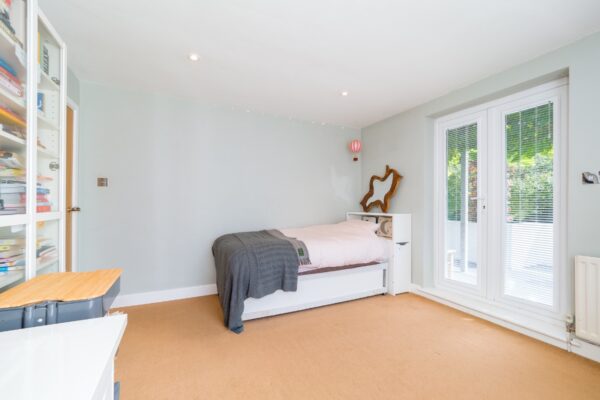Cedar Close, Stratford-upon-Avon