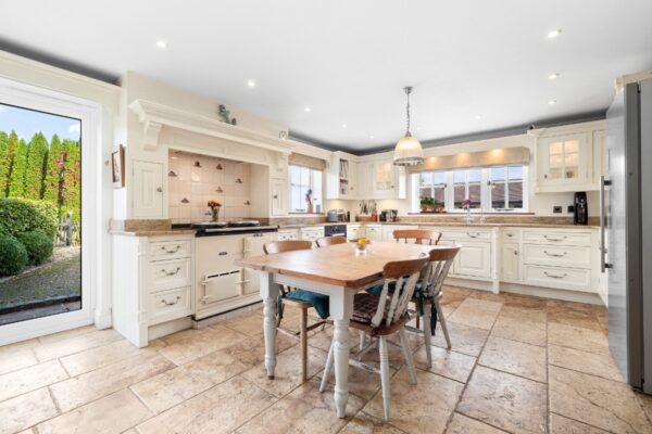 Pear Tree House, Pebworth Road, Ullington, Evesham