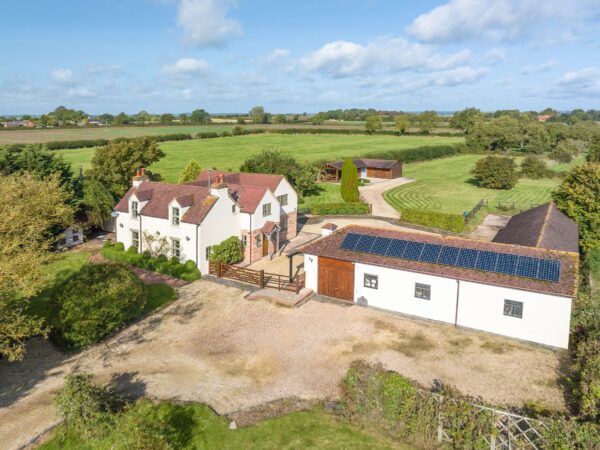 Pear Tree House, Pebworth Road, Ullington, Evesham