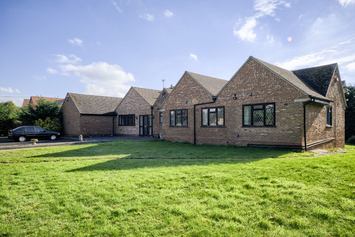 Arden Heath Bungalow, Loxley Road, Stratford-upon-Avon
