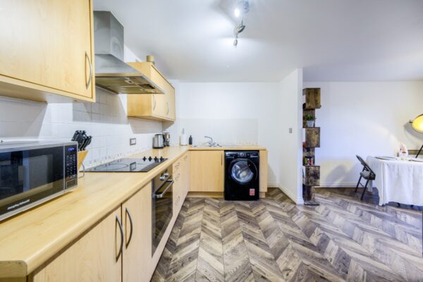 Romani Close, Warwick