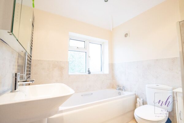 Ash Grove, Stratford-upon-Avon