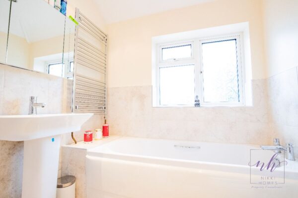 Ash Grove, Stratford-upon-Avon
