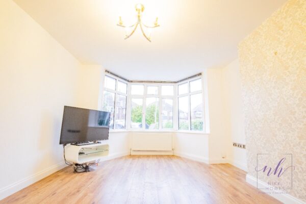 Ash Grove, Stratford-upon-Avon