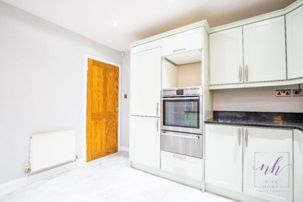 Ash Grove, Stratford-upon-Avon