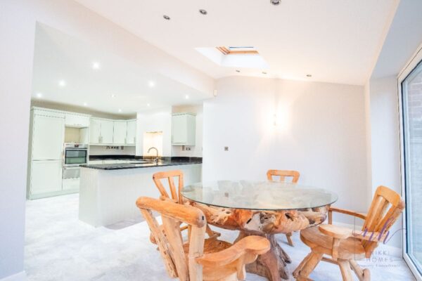 Ash Grove, Stratford-upon-Avon