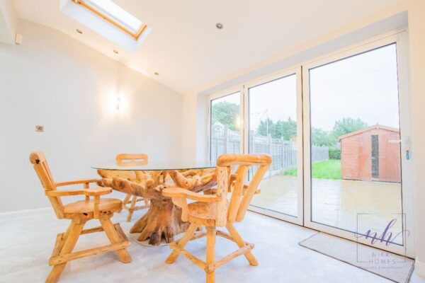 Ash Grove, Stratford-upon-Avon
