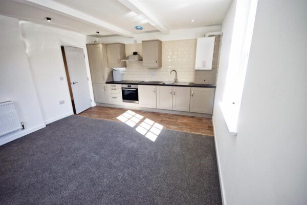 Flat 1,  Birmingham Road, Warwick