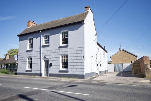 Flat 1,  Birmingham Road, Warwick